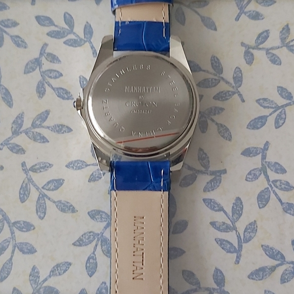 Manhattan by Croton Crystal Bezel Watch - Picture 5 of 6